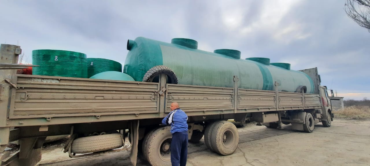 https://maykop.emkosti-kryma.ru/wp-content/uploads/sites/3/2021/06/ustanovka-livnevyh-ochistnyh-sooruzhenij-v-edinom-korpuse-kerch-2.jpeg